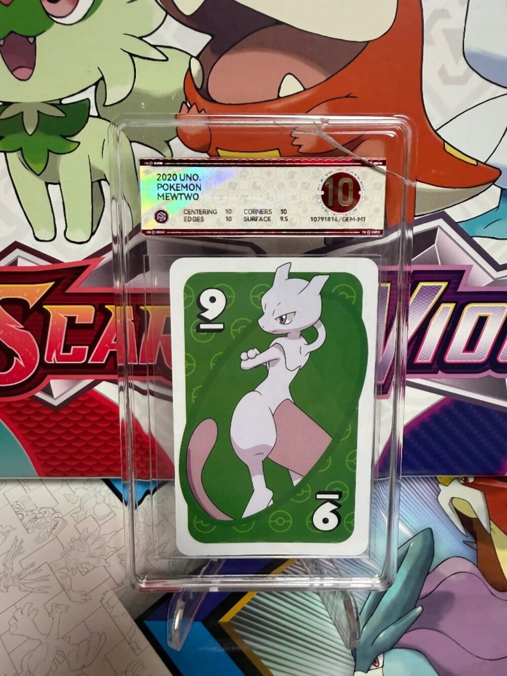 Pokemon UNO Mewtwo 9 Green - 2020 - PCG 10 *cracked slab*